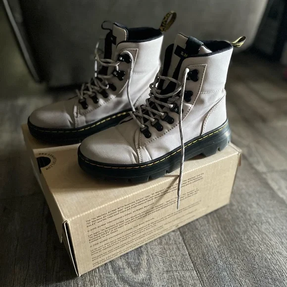 Dr Martens Combs W Vintage Taupe - Picture 2 of 7